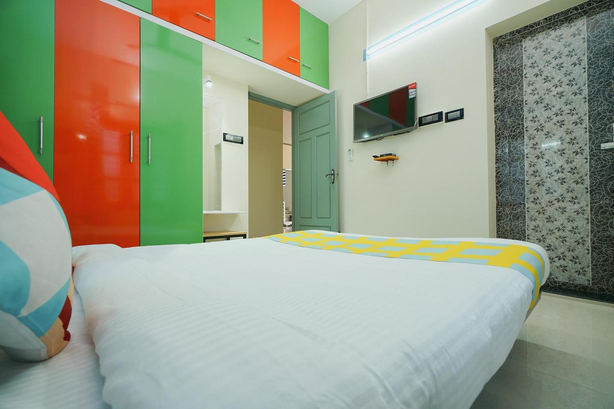 Hotel O Majestic Stays Kazhakuttam Buitenkant foto